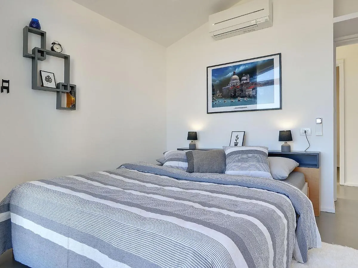 Majestic Villa With Private Pool Liznjan Croatia