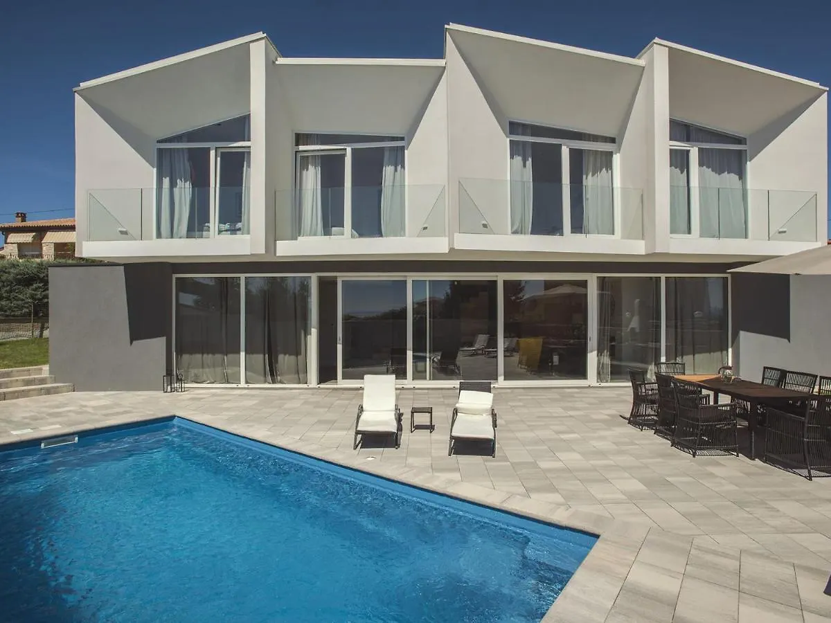 Majestic Villa With Private Pool Лижнян Хорватия